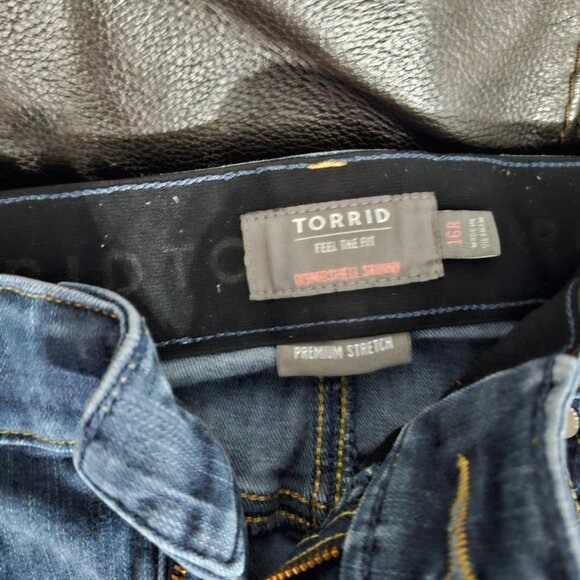 Torrid Bombshell skinny jeans - Picture 2 of 2